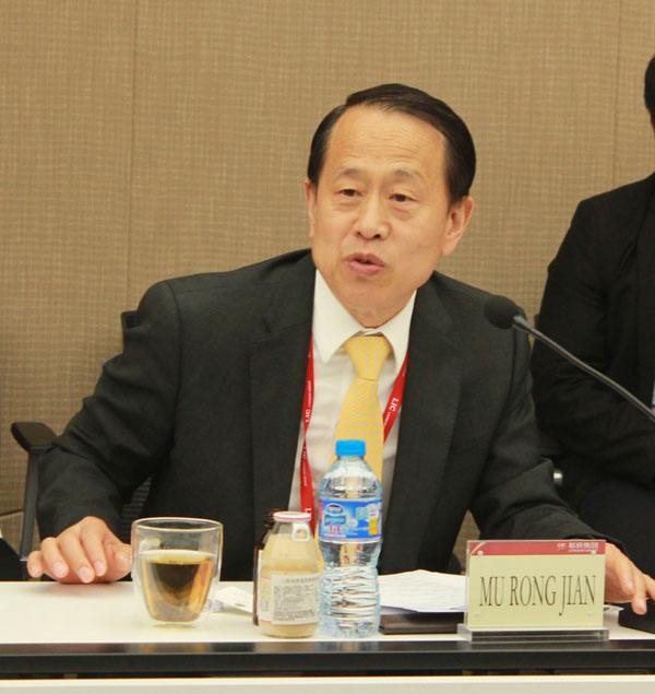 慕镕键：把关爱横向到边，竖向到底