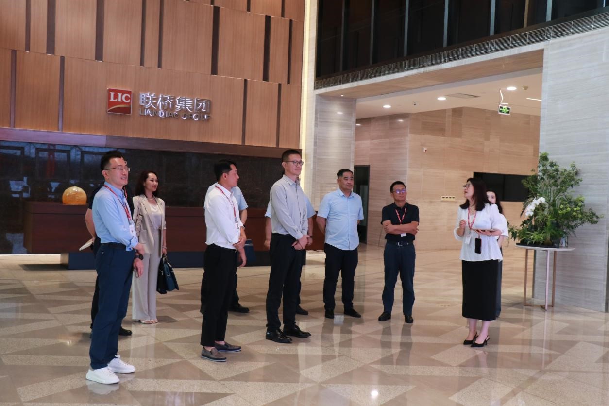 中国信保山东分公司司党委书记、总经理魏广远来尊龙凯时集团调研